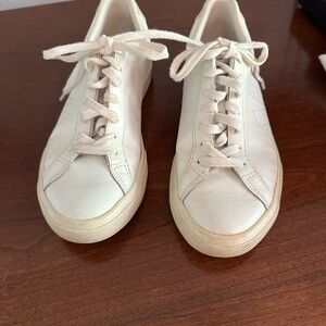 Veja Women's Cream Sneakers